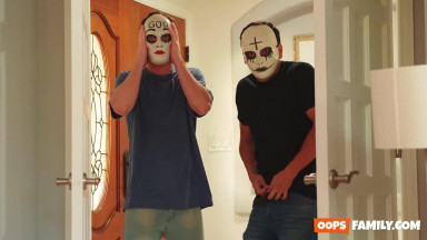 Get well-prepped for a Halloween lovemaking in the